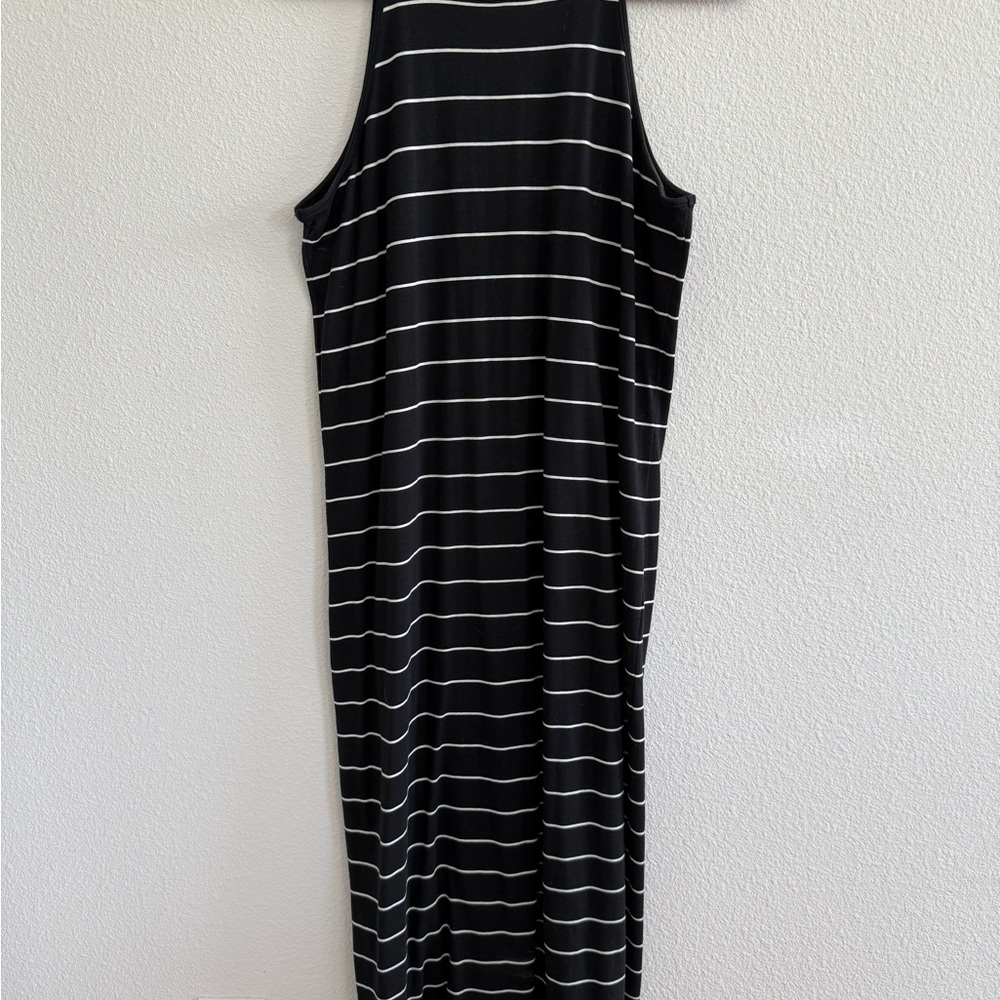 Black and White Striped Sleeveless Dress